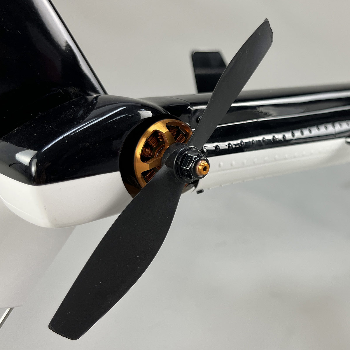 Airwolf rtf rcヘリコプターモデル、スケールヘリ - Rc Helicopter Nitro のレビューと価格